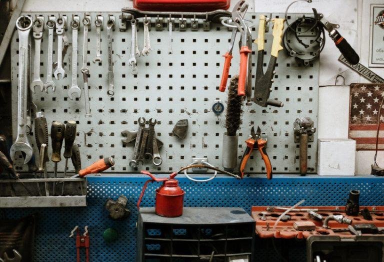 A propos de ODIN Répar' 1 ensemble d'outils qui servent à la réparation d'électroménager, informatique et téléphonie